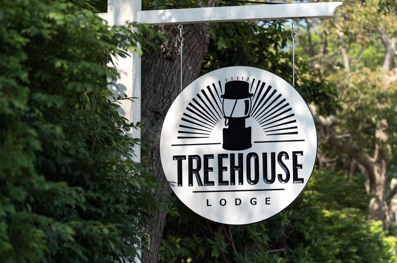 Treehouse Lodge Вудс-Хол Экстерьер фото